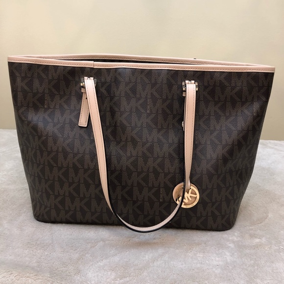 Michael Kors Handbags - MICHAEL KORS JET SET TOTE